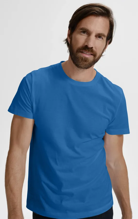 Das einfache T-Shirt der Männer, hellblau Das einfache T-Shirt der Männer, hellblau